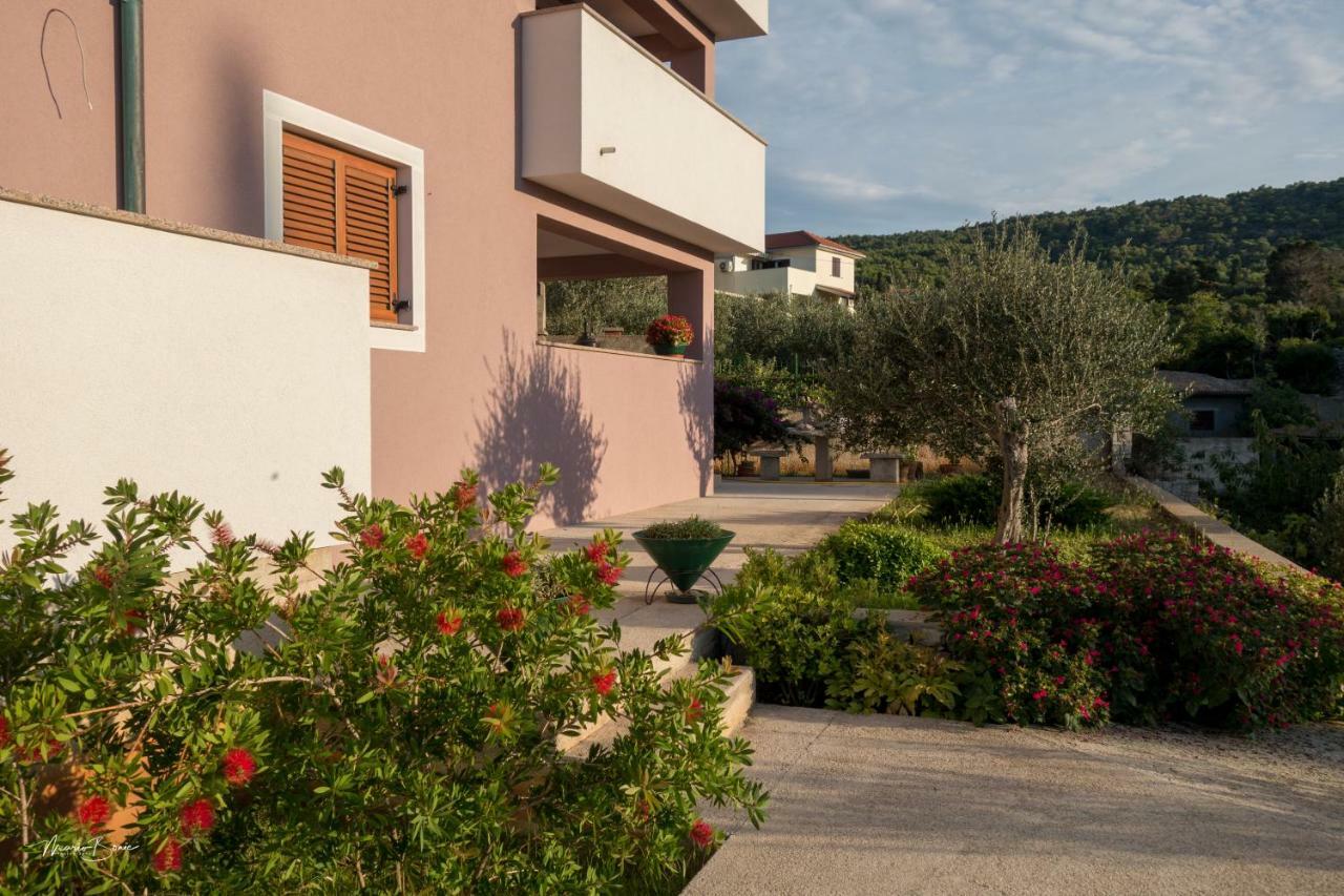 Amaryllis Residence, Diana & Deluxe With Shared Kitchen Veli Lošinj