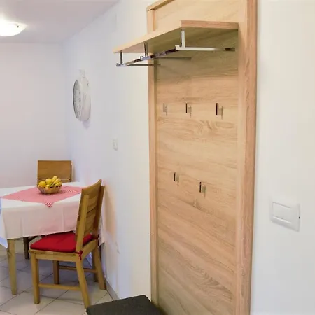 Amaryllis Residence, Apartment Diana & Deluxe Rooms With Shared Kitchen Veli Losinj Exterior photo