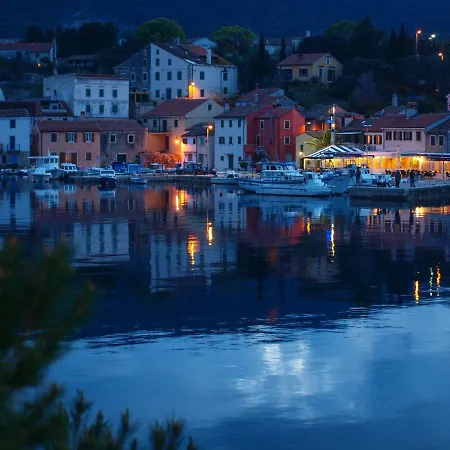 Amaryllis Residence, Apartment Diana & Deluxe Rooms With Shared Kitchen Veli Losinj Exterior photo