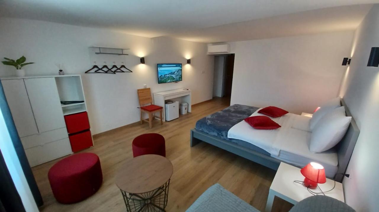 Amaryllis Residence, Diana & Deluxe With Shared Kitchen * Lussingrande