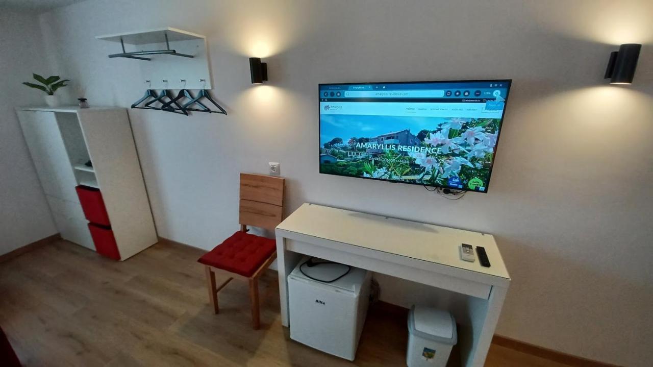 Amaryllis Residence, Diana & Deluxe With Shared Kitchen Appartamento Lussingrande